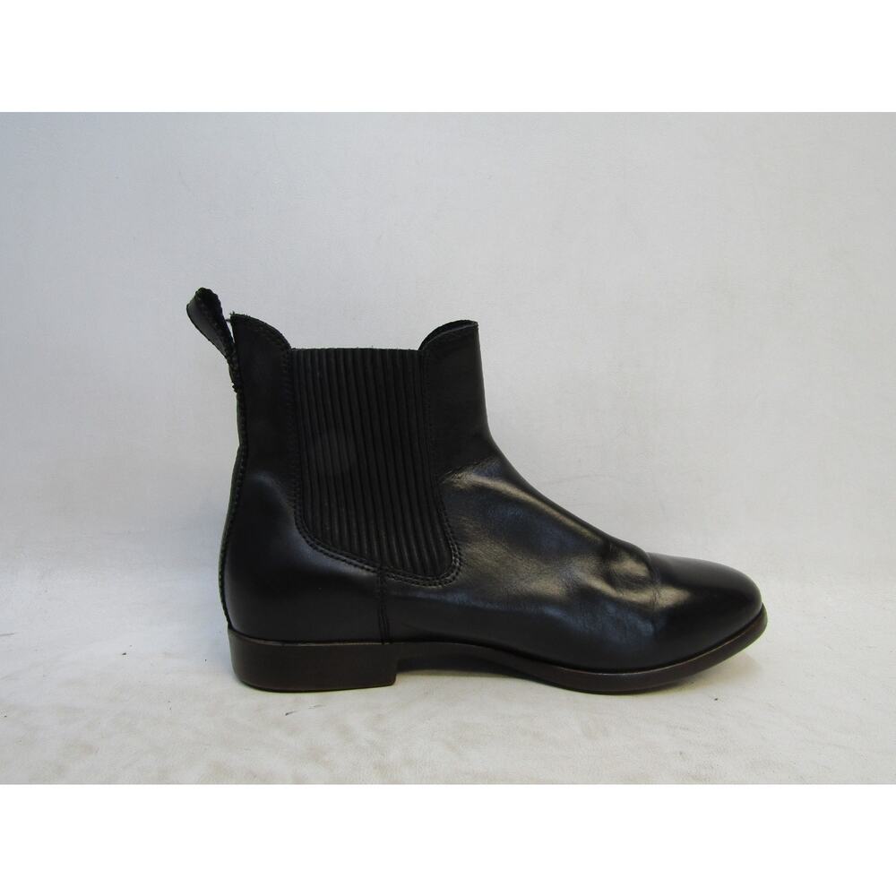 UGG Womens Size 7 M Black Leather Chelsea Ankle Fashion Boots Bootie - Picture 4 of 11